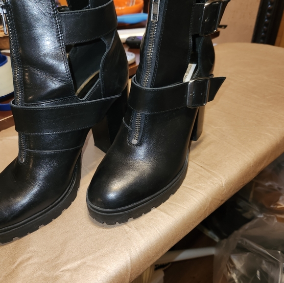 Steve Madden Leather Lavish Buckle Bootie - Picture 5 of 7